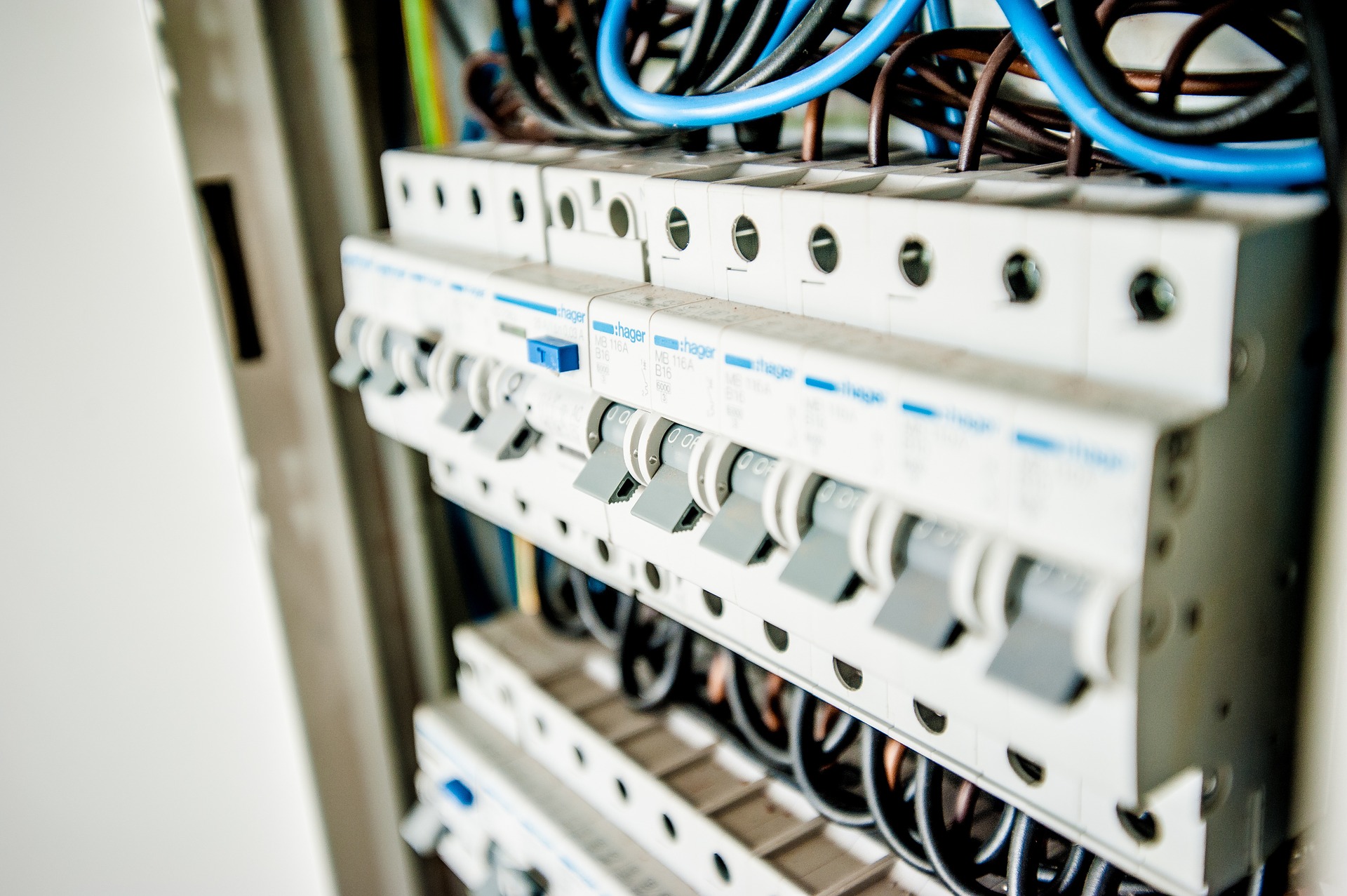 Izrada i montaža elektro razvodnih ormara - ELMMATIC